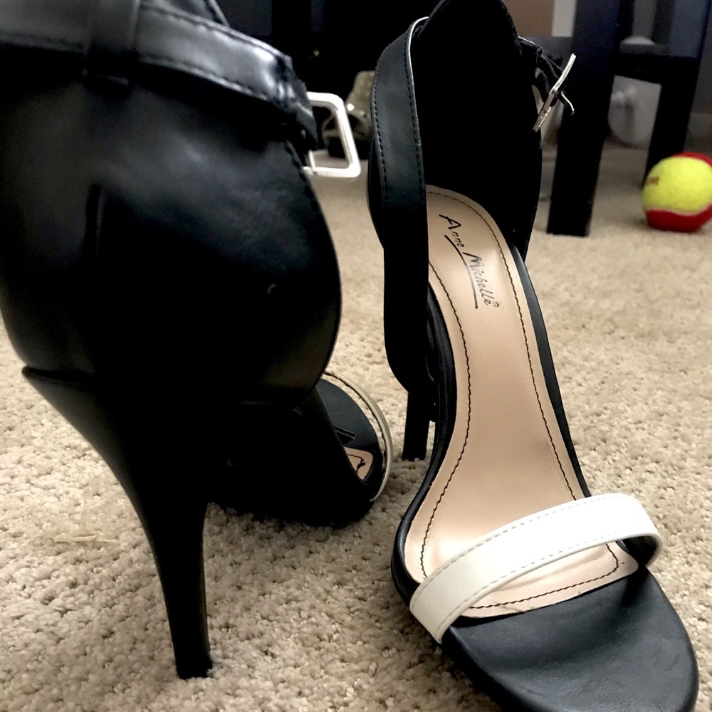 Anne Michelle B/W Sandal heels